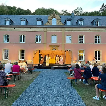 Chez Nathalie דירה *